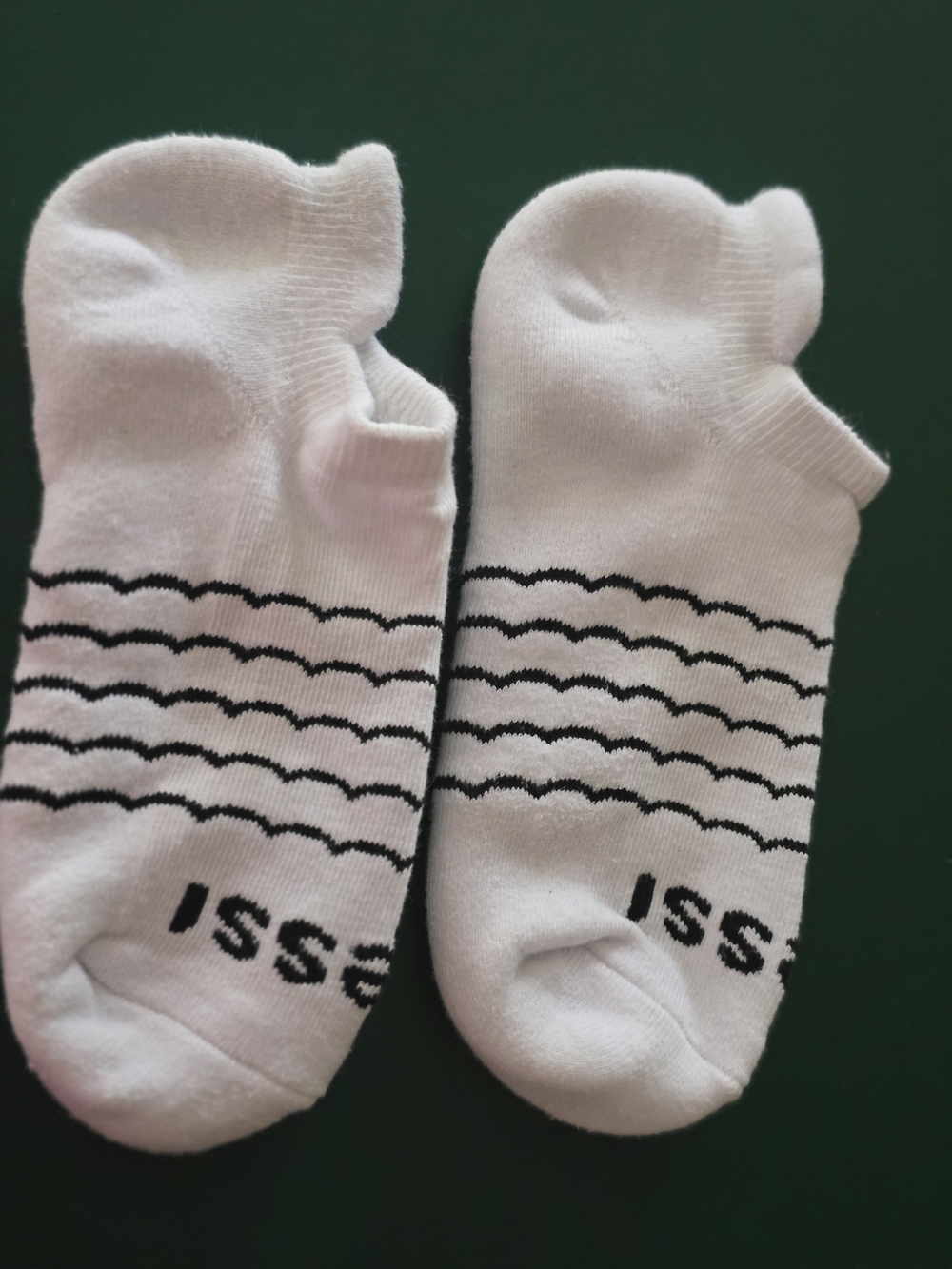 Vessi White Low-Cut Athletic Socks with Black Wave Stripes